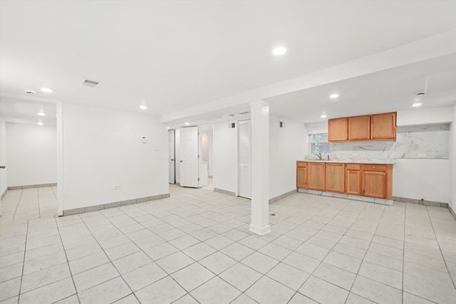 5331 W Congress Parkway G, Chicago, IL 60644
