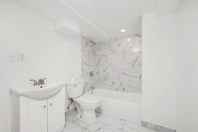 5331 W Congress Parkway G, Chicago, IL 60644