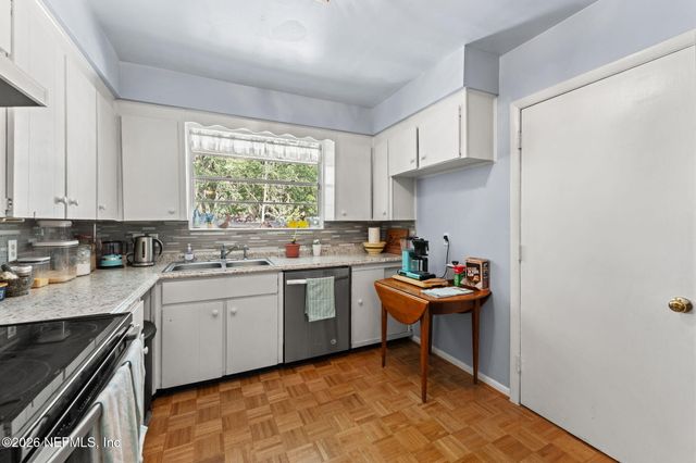 4242 ORTEGA Boulevard 16, Jacksonville, FL 32210