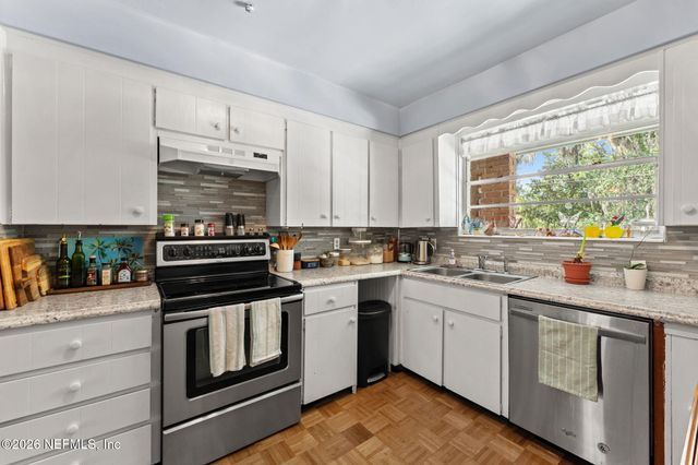 4242 ORTEGA Boulevard 16, Jacksonville, FL 32210