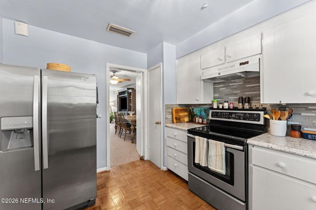 4242 ORTEGA Boulevard 16, Jacksonville, FL 32210