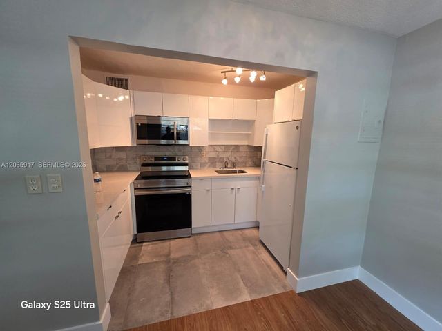 4732 SW 33rd Avenue 104, Dania Beach, FL 33312