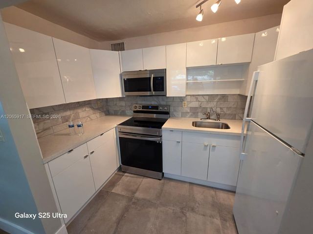 4732 SW 33rd Avenue 104, Dania Beach, FL 33312