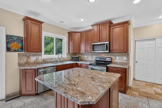 4633 Cedar Village Drive, Mason, OH 45040
