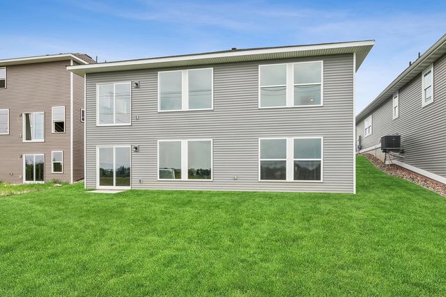 1682 Tyrone Drive, Shakopee, MN 55379