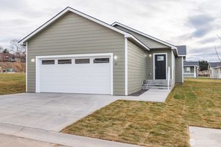 123 E 9th Avenue #63, Moses Lake, WA 98837