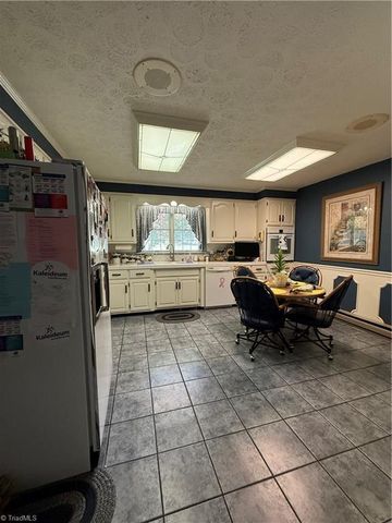 321 Pineview Drive, Mount Airy, NC 27030