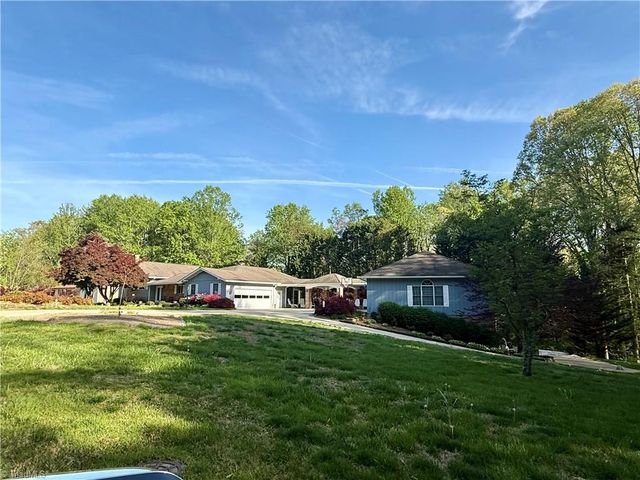 321 Pineview Drive, Mount Airy, NC 27030