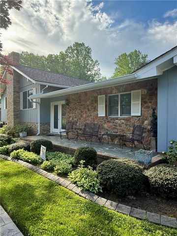 321 Pineview Drive, Mount Airy, NC 27030