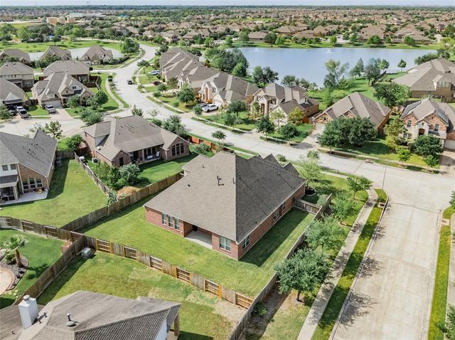 5316 Savannah Bend Drive, Rosharon, TX 77583