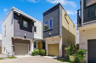 445 Crate Ave, Sacramento, CA 95818
