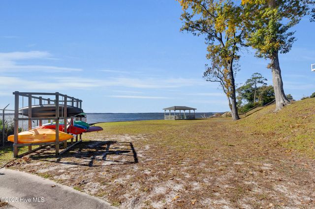 89 Country Club Drive Apt B2, Arapahoe, NC 28510