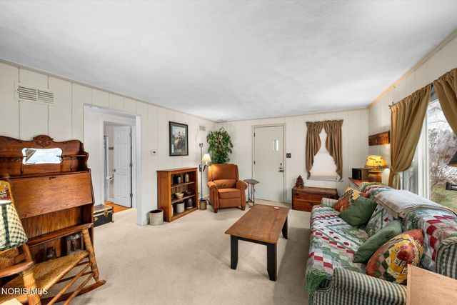 5001 Golden Road, Toledo, OH 43615