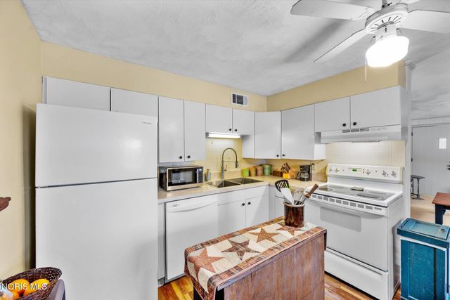 5001 Golden Road, Toledo, OH 43615