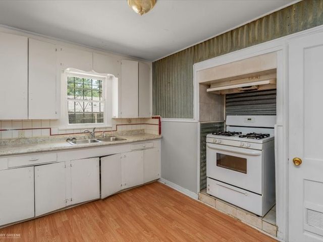 134 E Herndon Street, Shreveport, LA 71101
