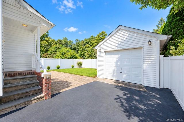 49 Collins Avenue, Kings Park, NY 11754