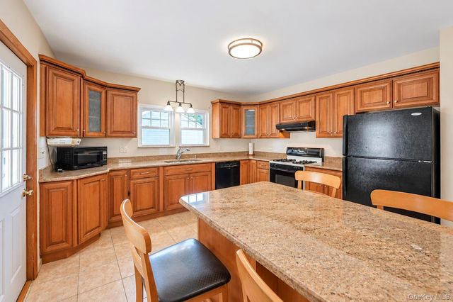 49 Collins Avenue, Kings Park, NY 11754