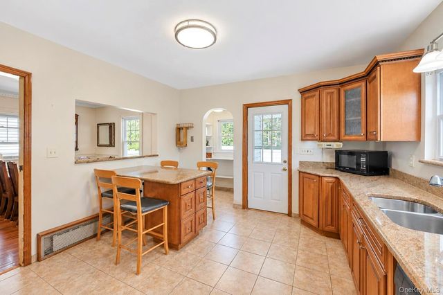 49 Collins Avenue, Kings Park, NY 11754