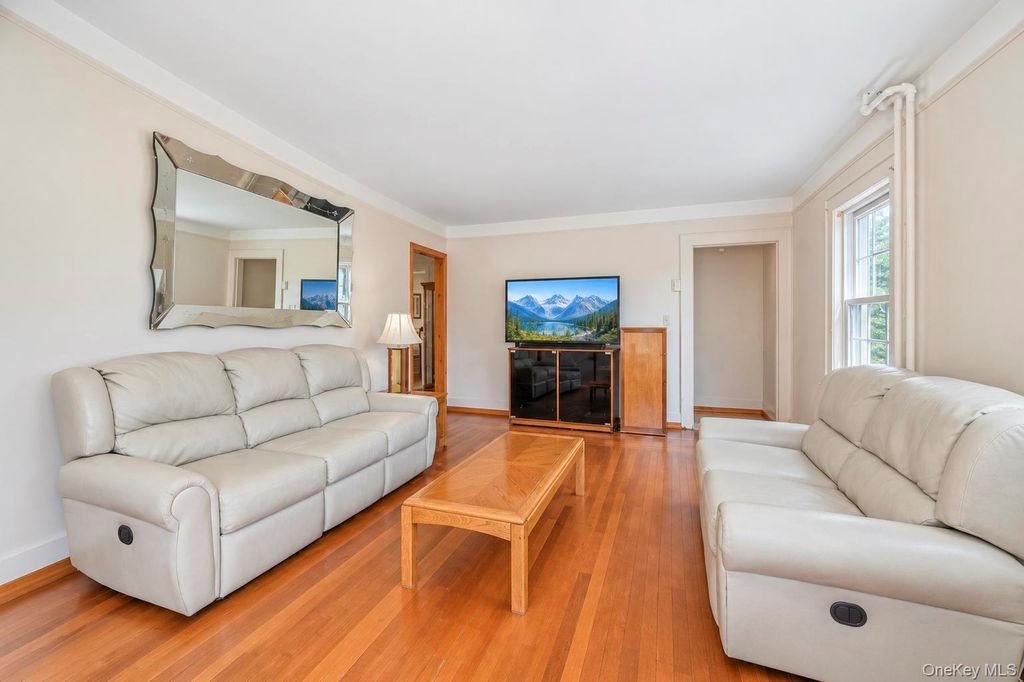 49 Collins Avenue, Kings Park, NY 11754 — photo 3