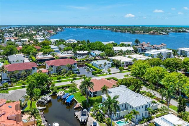 1435 Blue Point AVE 1435, Naples, FL 34102