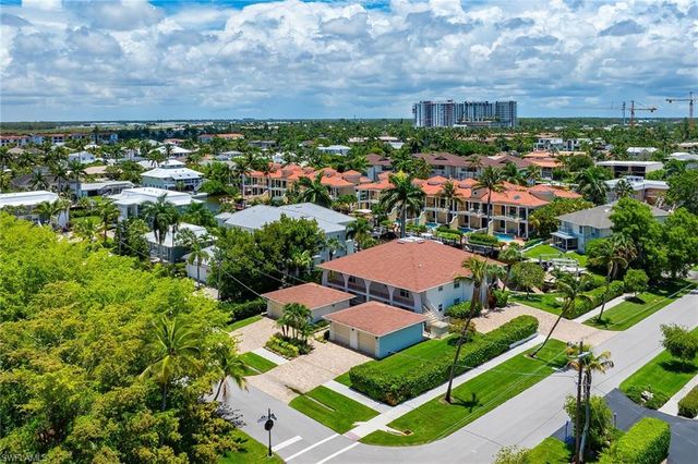 1435 Blue Point AVE 1435, Naples, FL 34102