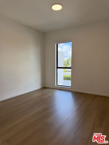 5119 Colfax Avenue 301, Valley Village, CA 91601