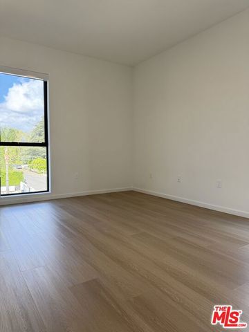 5119 Colfax Avenue 301, Valley Village, CA 91601