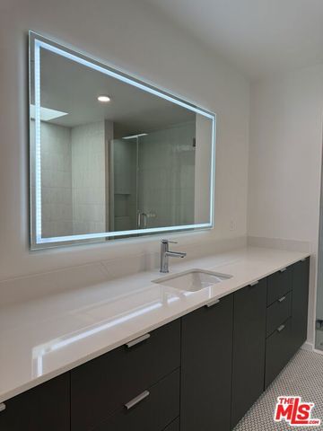 5119 Colfax Avenue 301, Valley Village, CA 91601