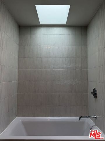 5119 Colfax Avenue 301, Valley Village, CA 91601