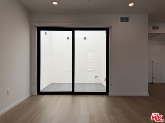 5119 Colfax Avenue 301, Valley Village, CA 91601