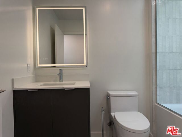 5119 Colfax Avenue 301, Valley Village, CA 91601