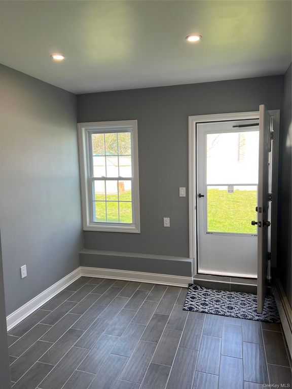 2 Gail Court, Deer Park, NY 11729
