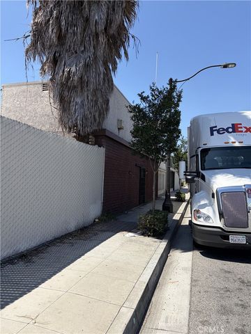 5262 E Washington Blvd, Commerce, CA 90040