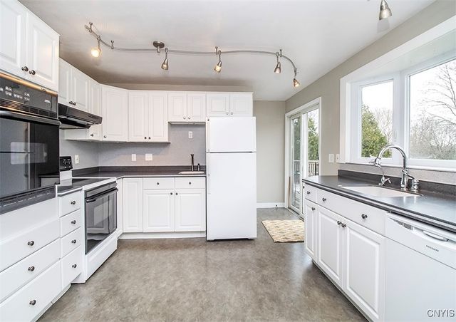 4514 Wilcox Place, Onondaga, NY 13078