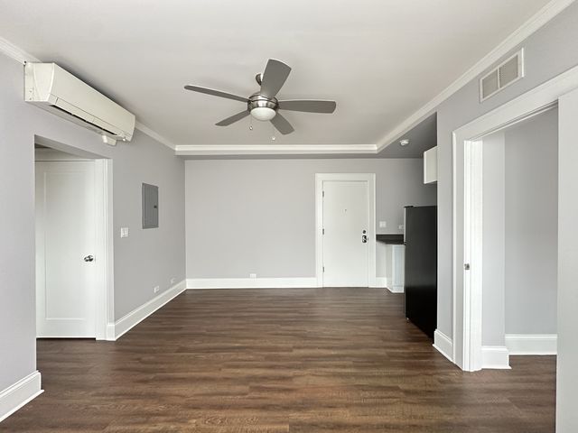 817 W Lakeside Place 409, Chicago, IL 60640