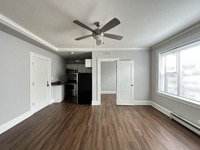 817 W Lakeside Place 409, Chicago, IL 60640