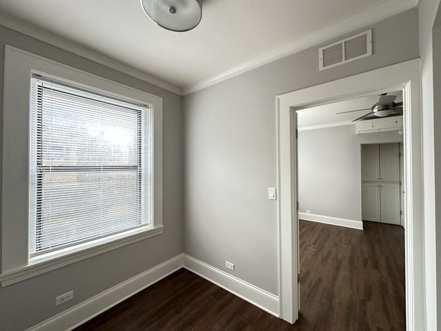 817 W Lakeside Place 409, Chicago, IL 60640