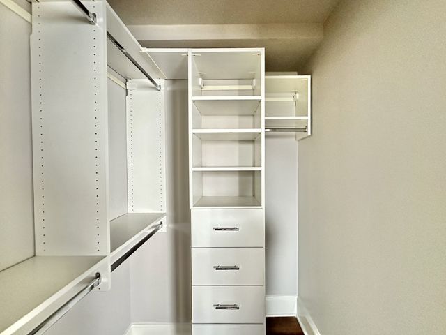 817 W Lakeside Place 409, Chicago, IL 60640