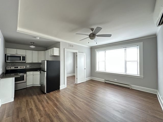 817 W Lakeside Place 409, Chicago, IL 60640