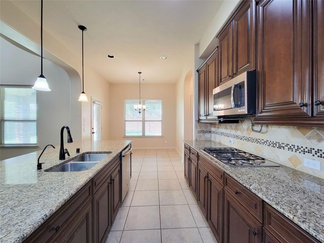 2210 Pearl Bay Court, Pearland, TX 77584