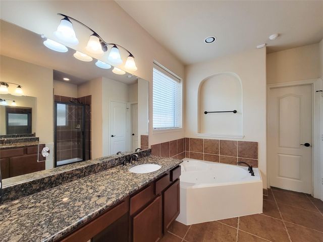 2210 Pearl Bay Court, Pearland, TX 77584