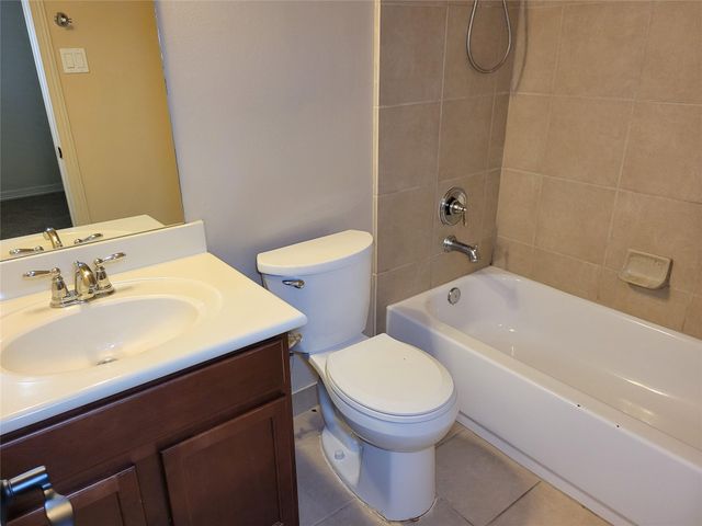 2210 Pearl Bay Court, Pearland, TX 77584