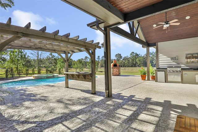 9006 Water Buck Lane, Conroe, TX 77303