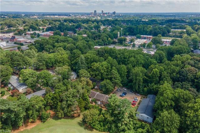 2811 Bleeker Square F, Winston-salem, NC 27106