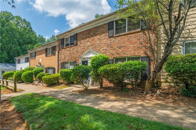 2811 Bleeker Square F, Winston-salem, NC 27106