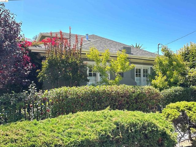 2739 10Th Ave, Oakland, CA 94606