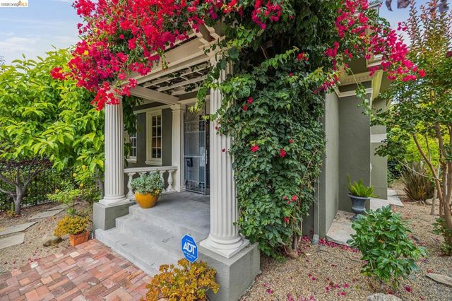 2739 10Th Ave, Oakland, CA 94606