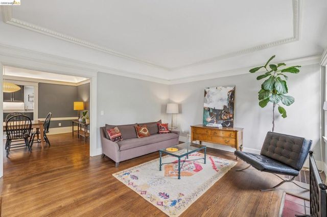 2739 10Th Ave, Oakland, CA 94606