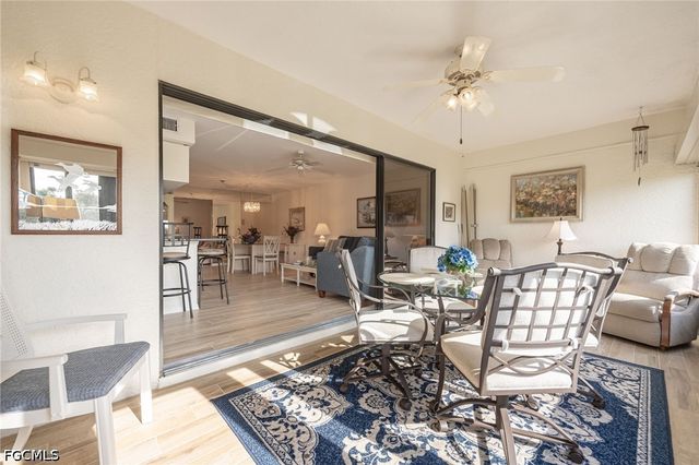 5905 Trailwinds DR 812, Fort Myers, FL 33907