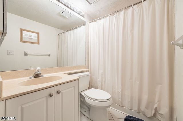 5905 Trailwinds DR 812, Fort Myers, FL 33907